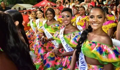 Varias de las candidatas de los barrios de Cartagena que aspiran al título de Reina de la Independencia.