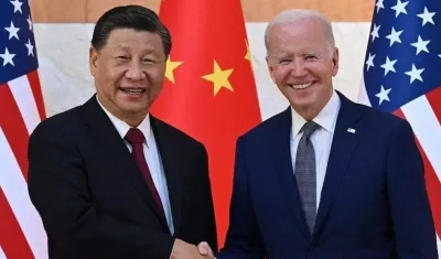 Xi Jinping y Joe Biden.