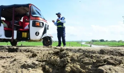 Agente de Tránsito del Atlántico.