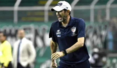 Arturo Reyes, volvería a ser entrenador de Junior. 