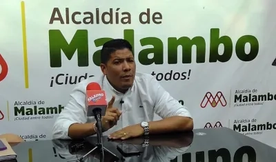 El alcalde de Malambo, Rumenigge Monsalve.