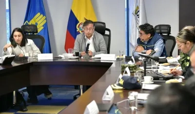 El presidente Petro y el director de la UNGRD, Javier Pava en la reunión de este martes.