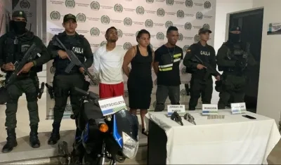 Los tres capturados fueron puestos a disposición de la Fiscalía. 