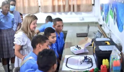 La Gobernadora Elsa Noguera promoviendo la estrategia Innovación para la Gente.