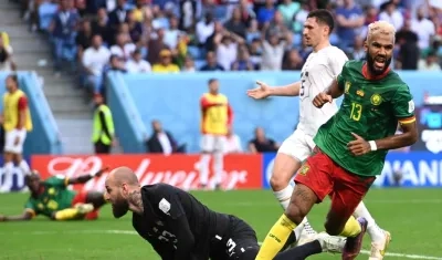 Eric Maxim Choupo-Moting marcó el 3-3 para Camerún.