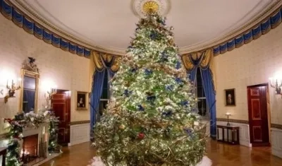 El árbol de Navidad en uno de los salones de la Casa Blanca.