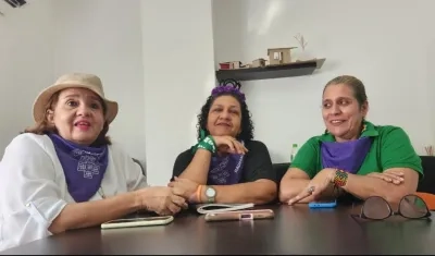 Aura Pareja, Elena Bustos y Jackeline Osorio.