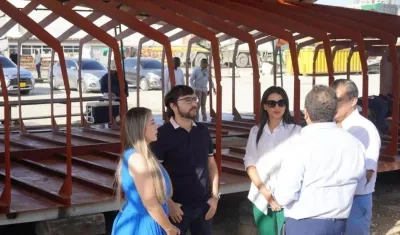 Alcalde Pumarejo en la zona portuaria de Cartagena.