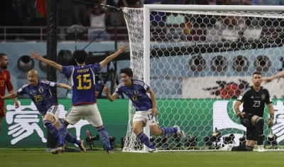 Ao Tanaka festeja el gol con el que le dio la victoria a Japón sobre España.