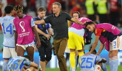 Tras la eliminación ante Marruecos, Luis Enrique animó a sus jugadores.