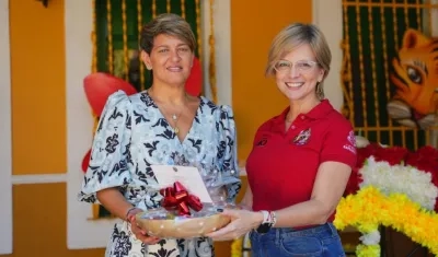 Verónica Alcocer y Sandra Gómez. 