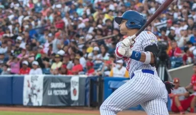 Bryan Niño empujó dos carreras para Caimanes con un doblete en el tercer inning.