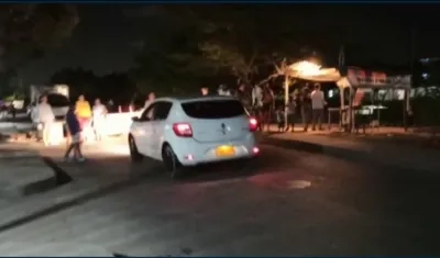 Bloquean en Villa Katanga exigiendo alumbrado público