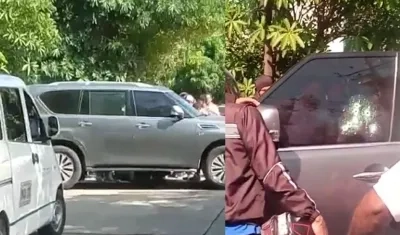 La camioneta impactada a bala. 