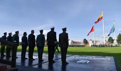 Petro en la ceremonia de ascensos en la Escuela José María Córdova.