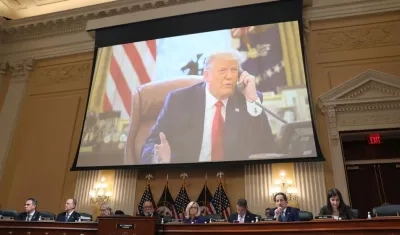 Donald Trump durantesu intervencion ante el comité legislativo