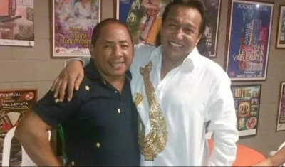 Joaquín Guillén con su amigo y compadre Diomedes Díaz