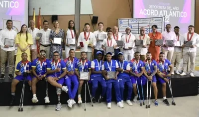 Grupo de premiados por Acord Atlántico.