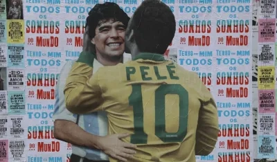 El mural de los dos astros del fútbol mundial adorna la Avenida Paulista. 