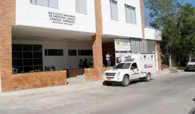 El cuerpo del presunto ladrón fue llevado a Medicina Legal. 