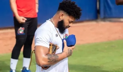 Luis Moreno, lanzador de Caimanes.