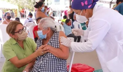La Secretaria de Salud del Atlántico, Alma Solano, presidiendo la jornada.