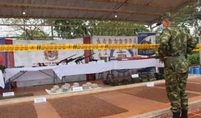 Material explosivo hallado por el Ejército.