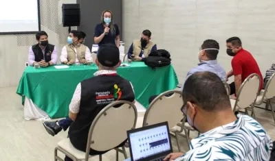 La Secretaria de Gobierno Jeniffer Villarreal, presidiendo el comité.