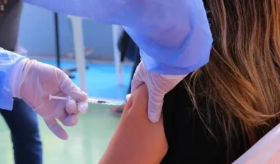 La vacunación contra el Covid-19 en Colombia llegó al 80% para una sola dosis.