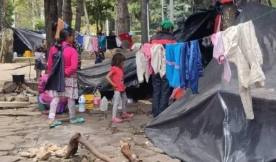Aspecto del asentamiento embera en parque La Florida, en Bogotá.