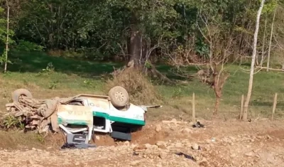 Estado en que quedó la patrulla tras el atentado.