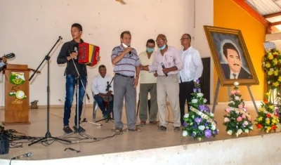 Homenaje de artistas guamaleros al maestro Julio Erazo.