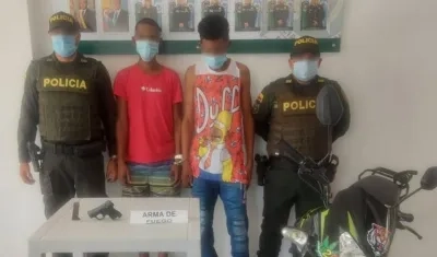 Ambos capturados quedaron a disposición de la Fiscalía. 