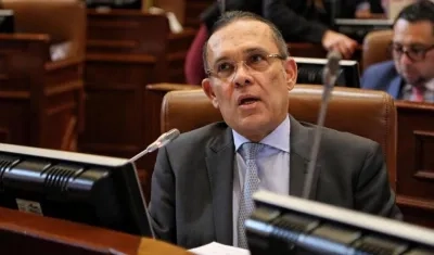 Efraín Cepeda, senador.