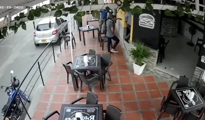 Momento del atraco de el local.