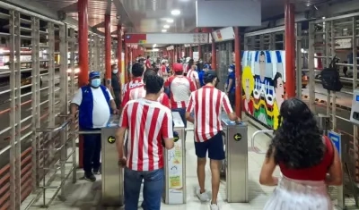 Usuarios del Transmetro. 