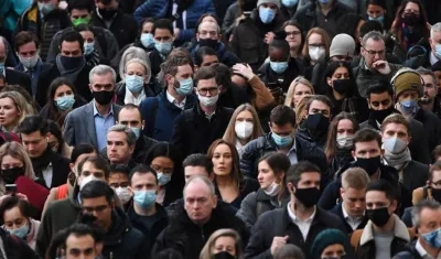  El Gobierno británico planea eliminar la actual norma que obliga a los infectados de Covid-19 en Inglaterra a aislarse.