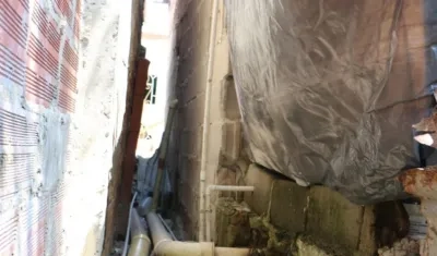 En este pasillo de la casa de Rosa María fue encontrado su cuerpo. 