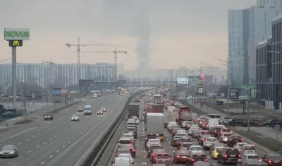 Imagen del éxodo en Kiev.