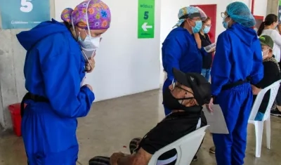 Autoridades recuerdan que ninguna vacuna tiene una efectividad del 100% contra el Covid-19.