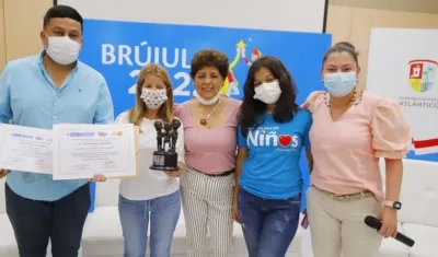 La Consejería Presidencial para la Niñez entregó reconocimiento a la mandataria por liderar con responsabilidad y dar cumplimiento a la implementación del derecho al juego.