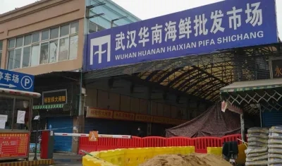 Mercado mayorista de mariscos de Wuhan, en China.