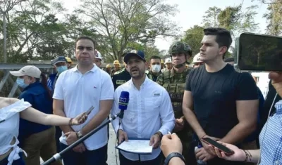 Anuncio de recompensas tras consejo de seguridad.