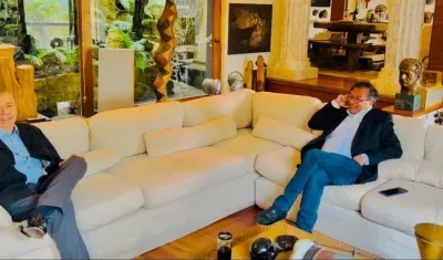 César Gaviria recibió en su casa al candidato Gustavo Petro.
