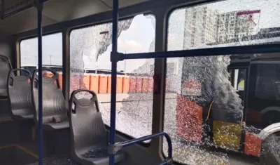 Buses apedreados y estaciones vandalizadas.