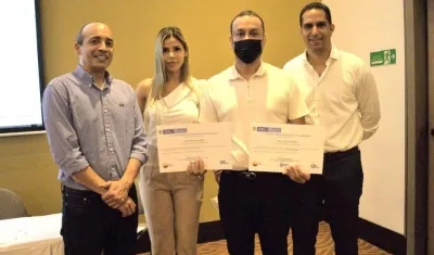 El Alcalde de Galapa, José Fernando Vargas, tras recibir el reconocimiento.