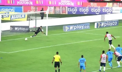 Cobro de tiro penal de Miguel Ángel Borja para el 3-1.