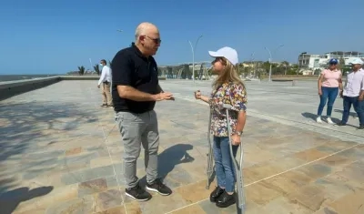 El empresario Christian Daes recorrió Puerto Colombia con la gobernadora Elsa Noguera.