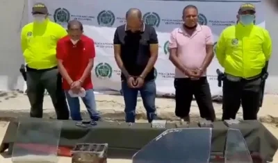 Los tres capturados tras los operativos. 