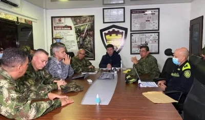 Ministro de Defensa, Diego Molano, se reunió con militares y policías en Arauca.